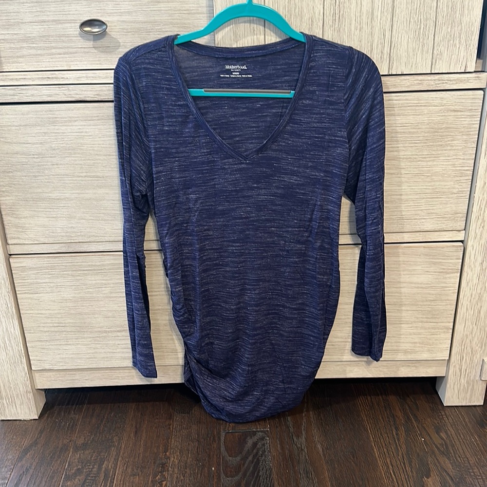 Maternity top.